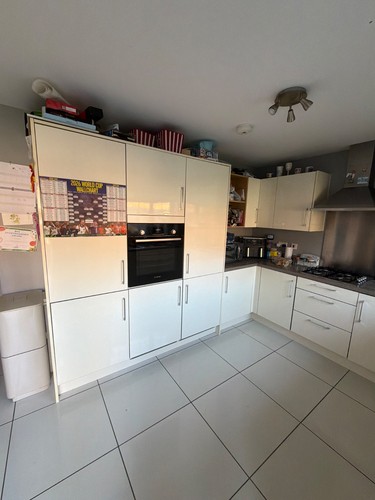 Second hand kitchen includes - hand,