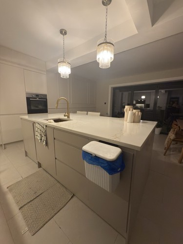 Wren kitchen island with